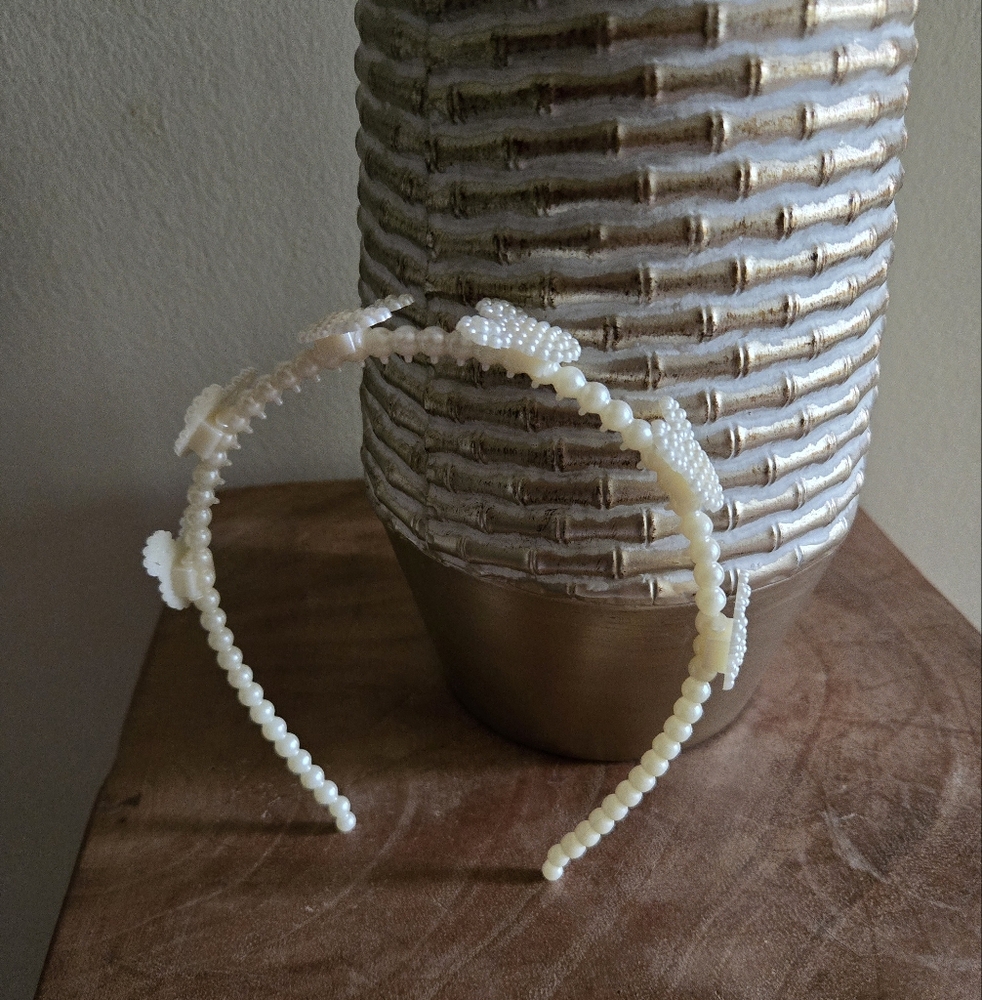 NWOT Mickey Elegant Pearl Headband